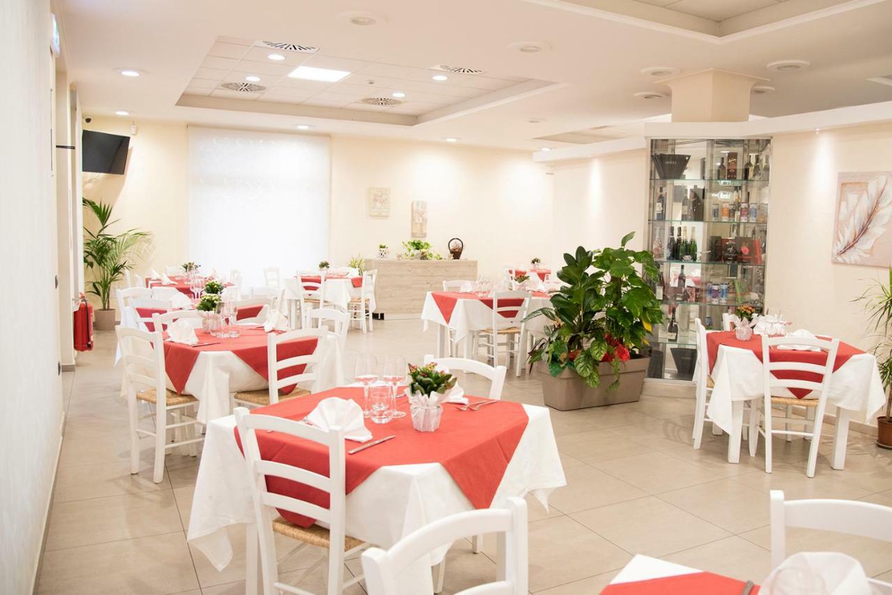 Hotel Ristorante La Terrazza Ceprano Zewnętrze zdjęcie